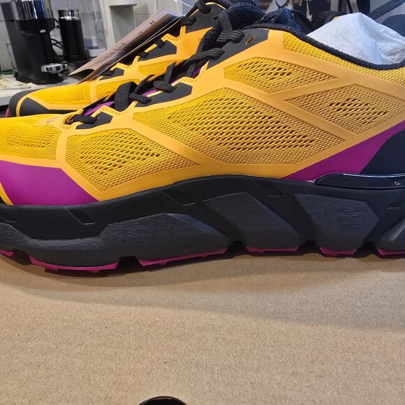 OAKLEY LIGHT BREATHE - YELLOW/PURPLE [FOF100350-9R5] MENS SZ 10 HIKING TRAIL NEW - Picture 1 of 16